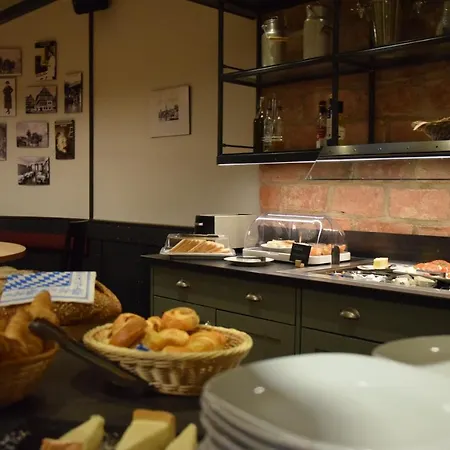 Roter Loewe فندق